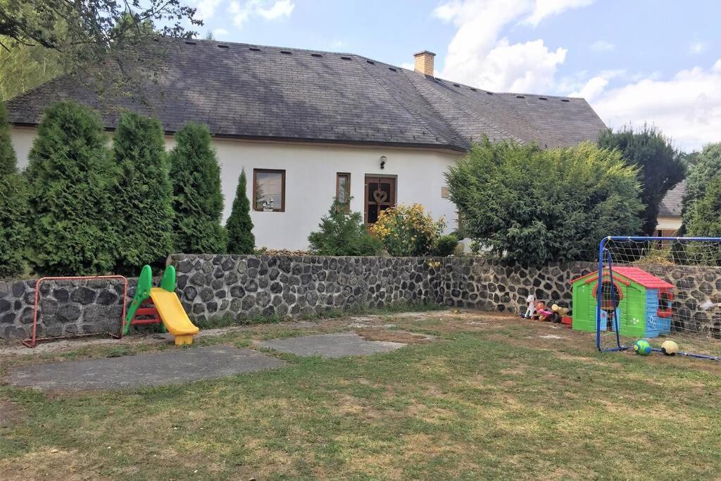 Apartman U Pamatneho Stromu Apartment Česká Lípa Екстериор снимка